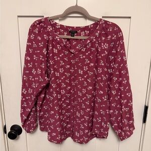 Ann Taylor Long Sleeve Light weight button down blouse ditsy floral size Medium